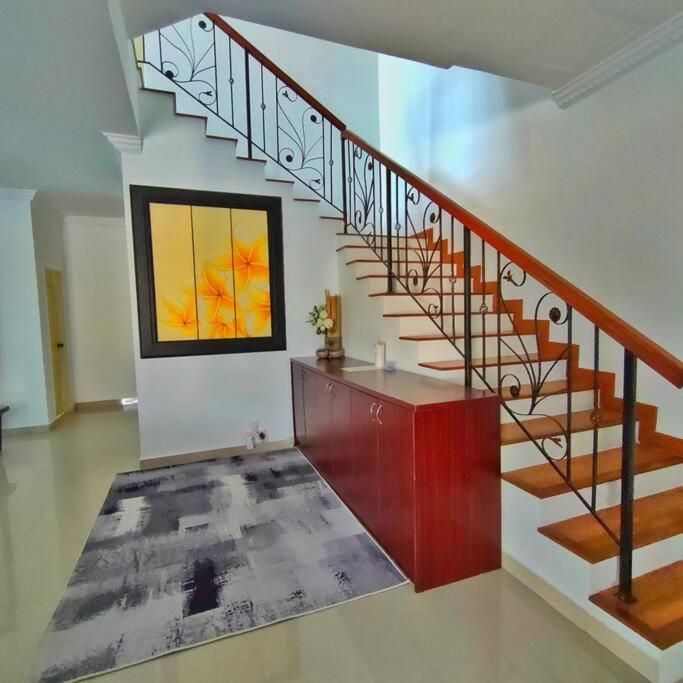 3 Storey Swimming Pool&Projector House Setia Alam 莎阿南 外观 照片